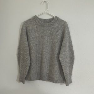 Everlane The Alpaca Crew Sweater in Gray
